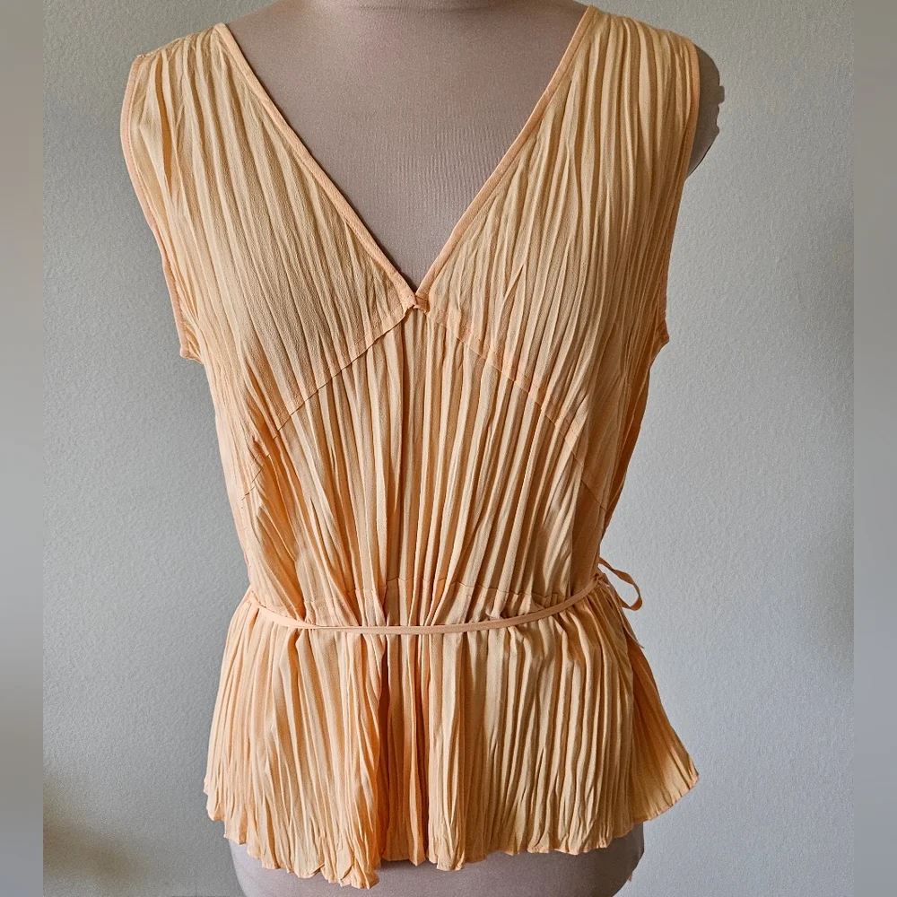 Vince Pleated Textured Top - Picture 2 of 5